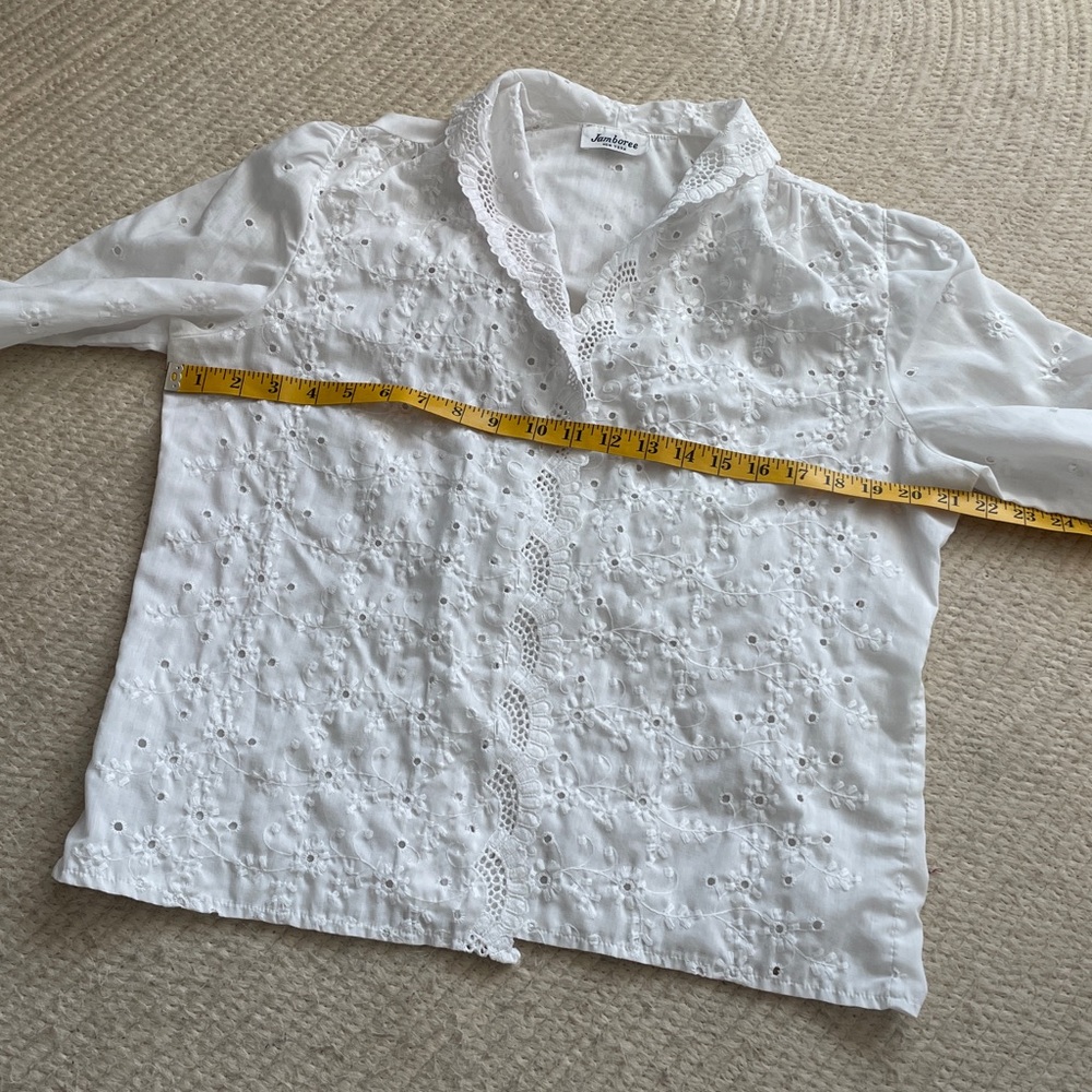 Vintage eyelet blouse! - Picture 4 of 10